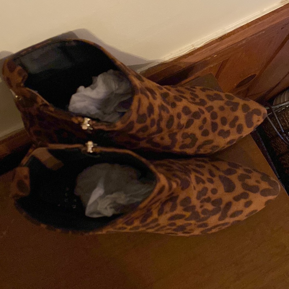 A New Day “Valerie" Brown Leopard Microsuede Ankle Boots - Picture 4 of 7